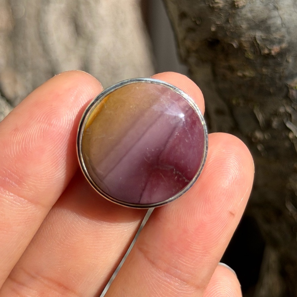 Size 8.25 925 silver plated round Mookaite ring 0504